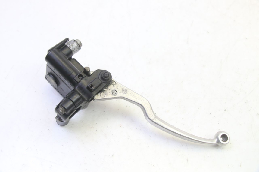 photo de MASTERCYLINDER FRENO POSTERIORE SUZUKI BURGMAN 125 (2007 - 2014) - Dettagli dei punti di fissaggio