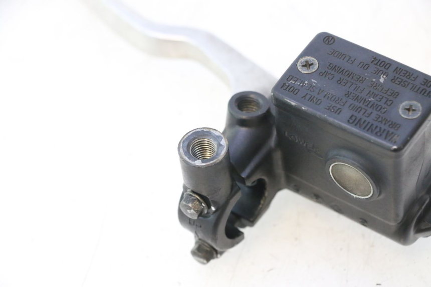 photo de MASTERCYLINDER FRENO POSTERIORE SUZUKI BURGMAN 125 (2007 - 2014) - Dettagli dei punti di fissaggio