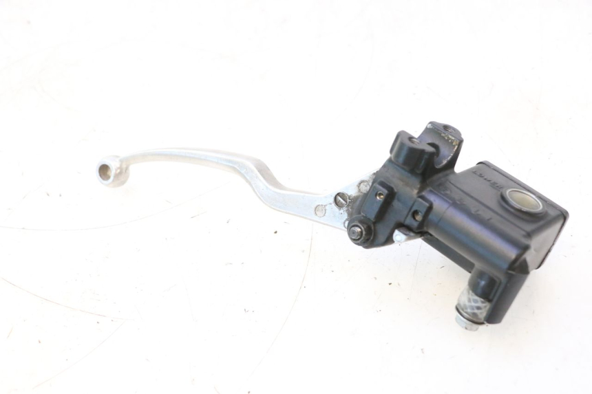 photo de MASTERCYLINDER FRENO POSTERIORE SUZUKI BURGMAN 125 (2007 - 2014) - Dettagli dei punti di fissaggio