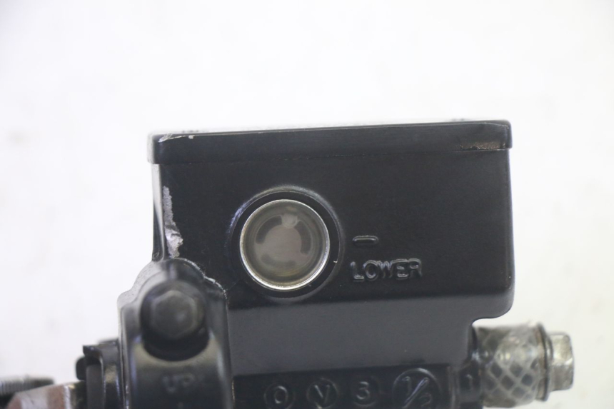 photo de POMPA FRENO POSTERIORE SUZUKI BURGMAN EXECUTIVE ABS 650 (2006 - 2012) - Altra angolazione