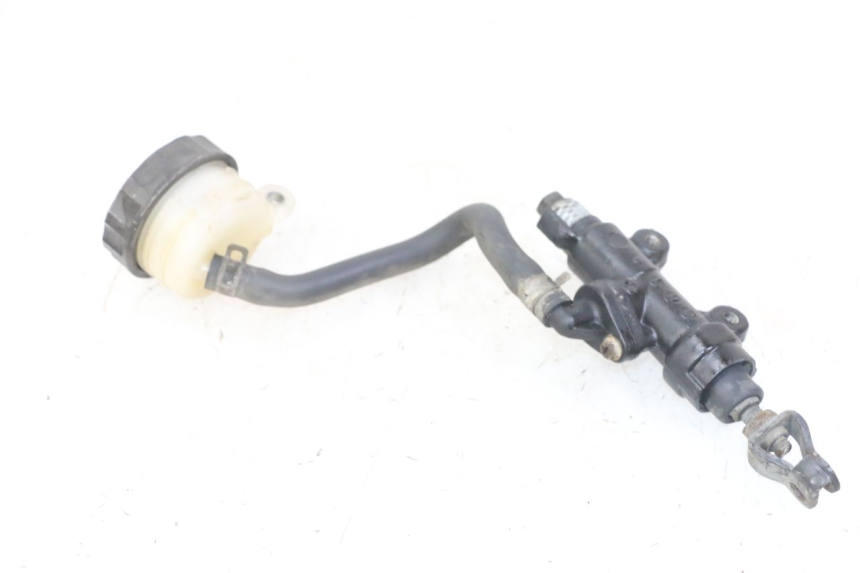 photo de MASTERCYLINDER FRENO POSTERIORE HONDA CBF 500 (2004 - 2007) - Primo piano tecnico