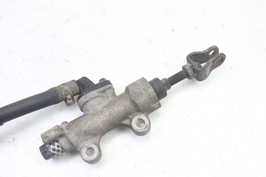 photo de MASTERCYLINDER FRENO POSTERIORE HONDA CBR RR FIREBLADE 900 (1992 - 1994) - Dettagli dei punti di fissaggio