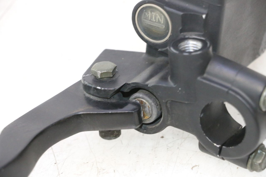 photo de MASTERCYLINDER FRENO POSTERIORE PEUGEOT CITYSTAR 2T 50 (2018 - 2021) - Primo piano tecnico