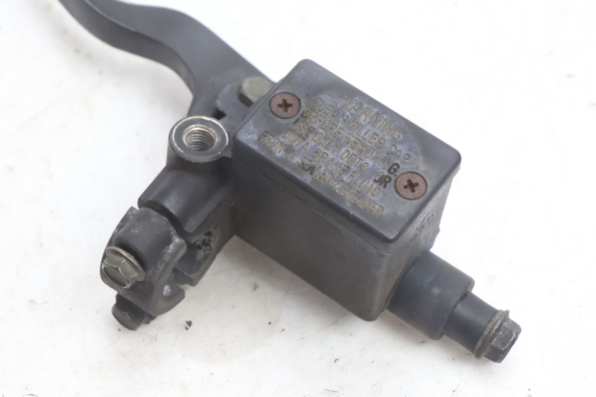 photo de MASTERCYLINDER FRENO POSTERIORE PEUGEOT CITYSTAR 125 (2011 - 2017) - Primo piano tecnico
