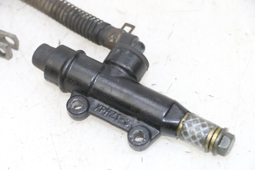 photo de POMPA FRENO POSTERIORE KSR CODE 125 (2018 - 2020) - Primo piano tecnico