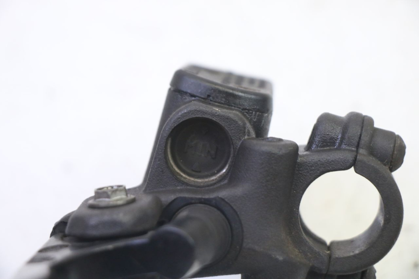 photo de MASTERCYLINDER FRENO POSTERIORE PEUGEOT ELYSTAR 50 (2002 - 2014) - Primo piano tecnico