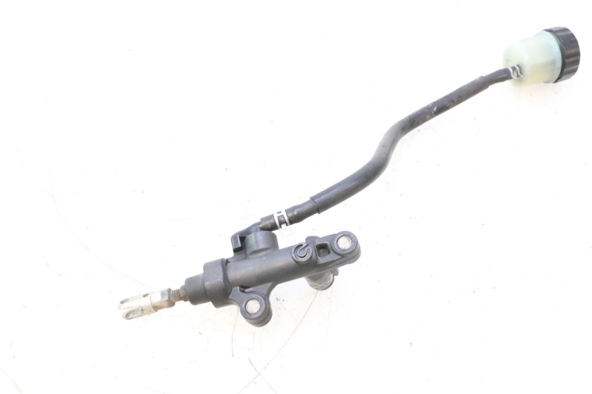 photo de POMPA FRENO POSTERIORE YAMAHA FJR 1300 (2001 - 2005) - Dettagli dei punti di fissaggio