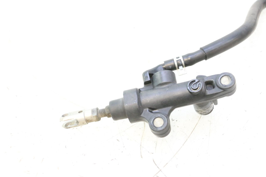 photo de POMPA FRENO POSTERIORE YAMAHA FJR 1300 (2001 - 2005) - Stato della superficie e materiale