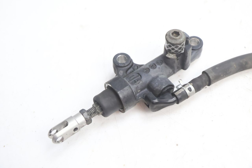 photo de POMPA FRENO POSTERIORE YAMAHA FJR 1300 (2001 - 2005) - Dettaglio del componente