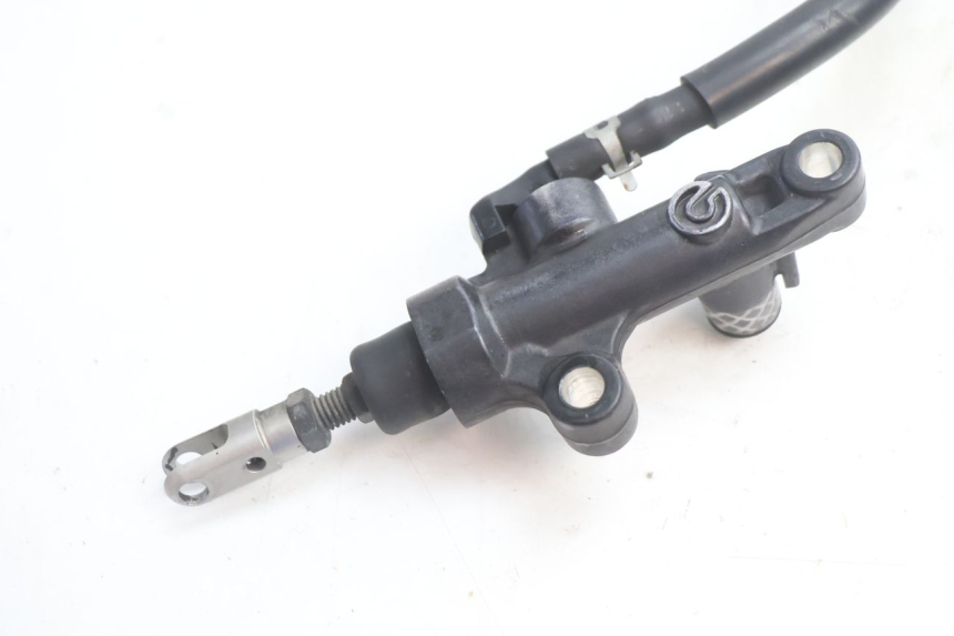 photo de POMPA FRENO POSTERIORE YAMAHA FJR 1300 (2001 - 2005) - Primo piano tecnico
