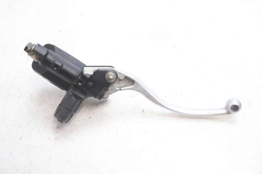 photo de POMPA FRENO POSTERIORE HONDA FJS SILVER WING SILVERWING 400 (2005 - 2008) - Dettagli dei punti di fissaggio