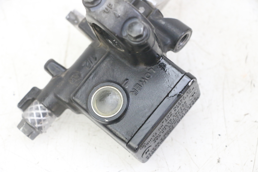 photo de POMPA FRENO POSTERIORE HONDA FORZA ABS 300 (2013 - 2017) - Dettagli dei punti di fissaggio