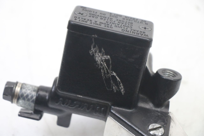 photo de POMPA FRENO POSTERIORE HONDA FORZA 125 (2021 - 2025) - Marcature e riferimenti originali