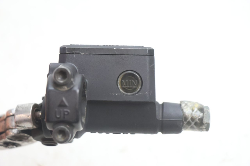 photo de MASTERCYLINDER FRENO POSTERIORE GILERA GP 800 (2007 - 2013) - Altra angolazione