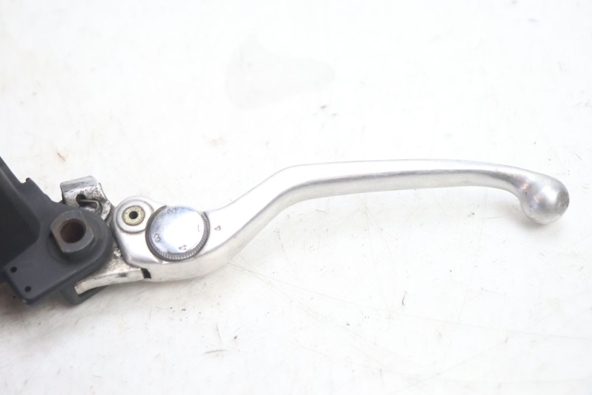 photo de MASTERCYLINDER FRENO POSTERIORE GILERA GP 800 (2007 - 2013) - Stato della superficie e materiale
