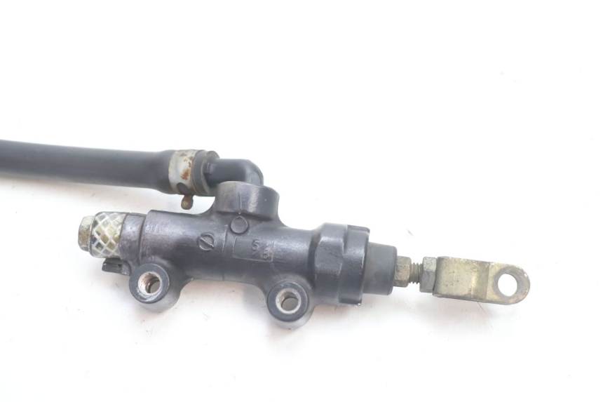 photo de POMPA FRENO POSTERIORE KAWASAKI GPX F ZX750F 750 (1986 - 1990) - Altra angolazione