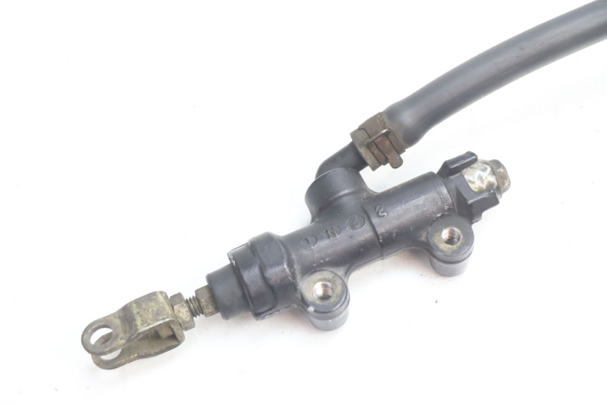photo de POMPA FRENO POSTERIORE KAWASAKI GPX F ZX750F 750 (1986 - 1990) - Dettagli dei punti di fissaggio
