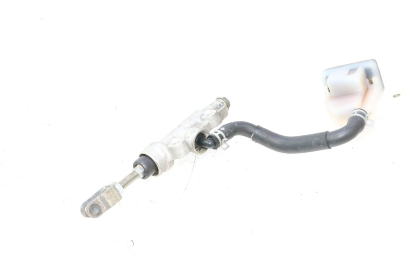 photo de CILINDRO PRINCIPALE FRENO POSTERIORE SUZUKI GSR 600 (2005 - 2012) - Dettagli dei punti di fissaggio