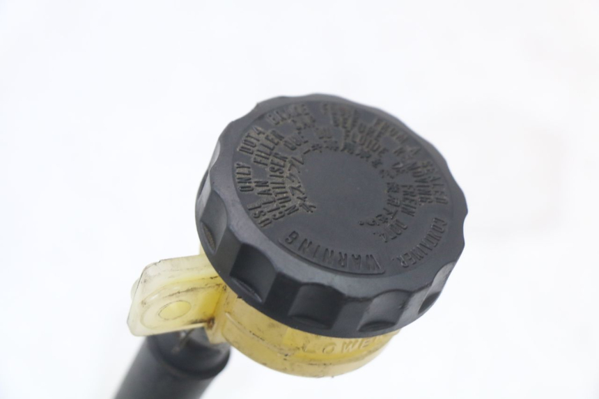 photo de MASTERCYLINDER FRENO POSTERIORE KAWASAKI ZR7 ZR-7 S 750 (1999 - 2004) - Primo piano tecnico