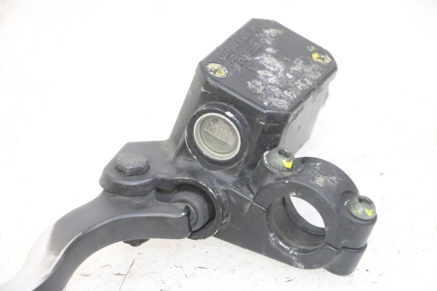 photo de POMPA FRENO POSTERIORE PIAGGIO MP3 LT 300 (2010 - 2016) - Dettagli dei punti di fissaggio