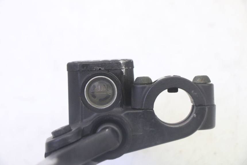 photo de MASTERCYLINDER FRENO POSTERIORE PIAGGIO MP3 LT 300 (2010 - 2016) - Primo piano tecnico