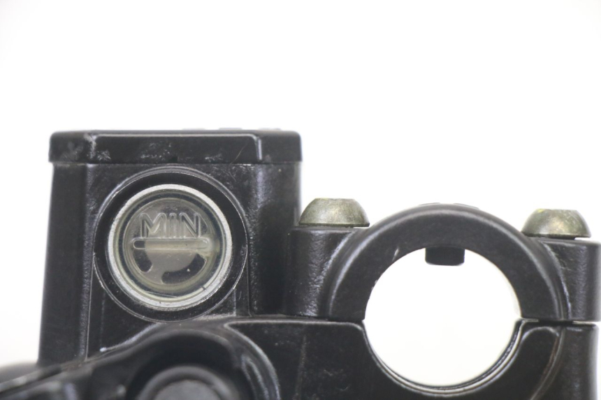 photo de MASTERCYLINDER FRENO POSTERIORE PIAGGIO MP3 500 (2014 - 2017) - Altra angolazione