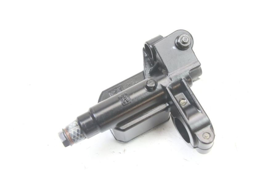 photo de MASTERCYLINDER FRENO POSTERIORE PIAGGIO MP3 500 (2014 - 2017) - Primo piano tecnico
