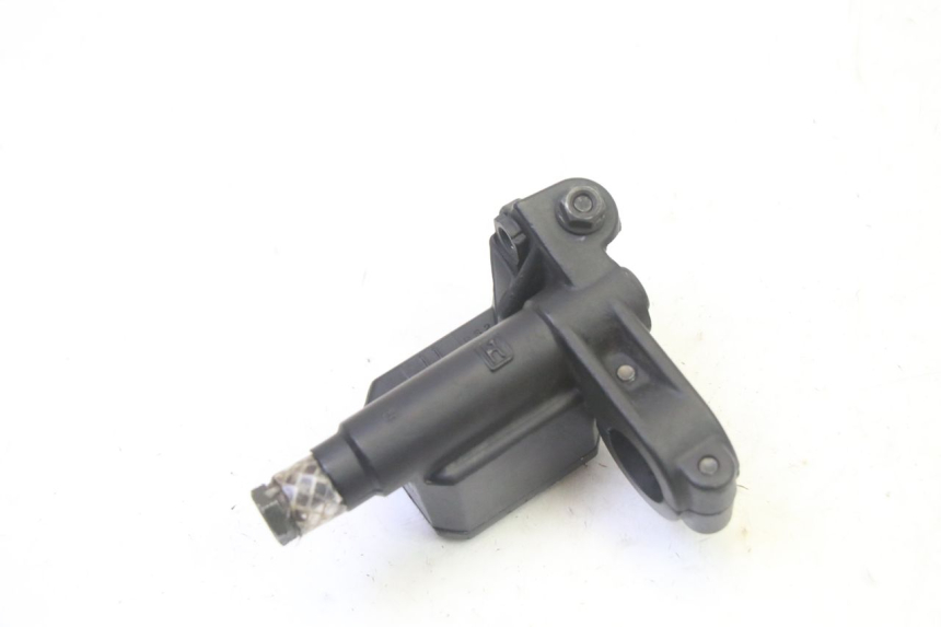 photo de MASTERCYLINDER FRENO POSTERIORE PIAGGIO MP3 125 (2006 - 2014) - Primo piano tecnico