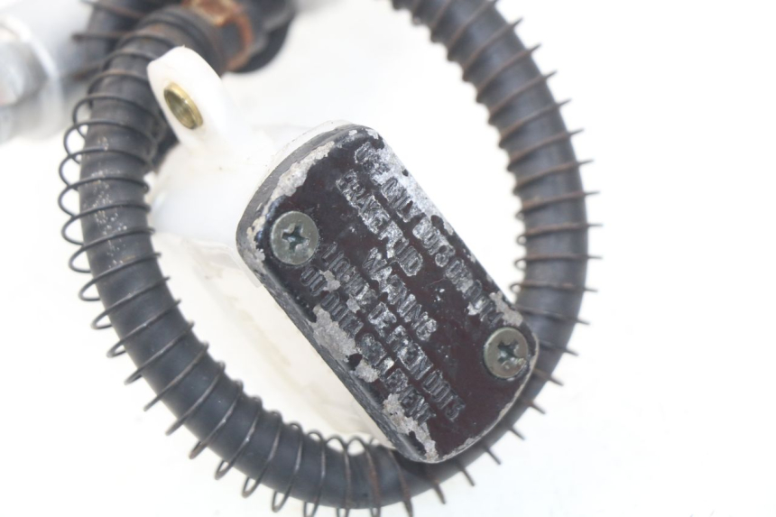 photo de CILINDRO PRINCIPALE FRENO POSTERIORE YAMASAKI MSX 50 (2013 - 2022) - Altra angolazione