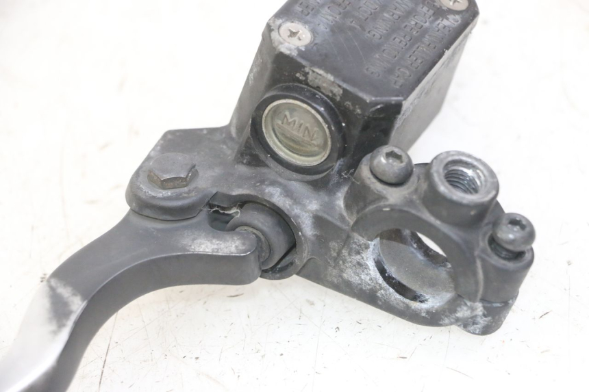 photo de CILINDRO PRINCIPALE FRENO POSTERIORE GILERA NEXUS 125 (2009 - 2013) - Dettagli dei punti di fissaggio