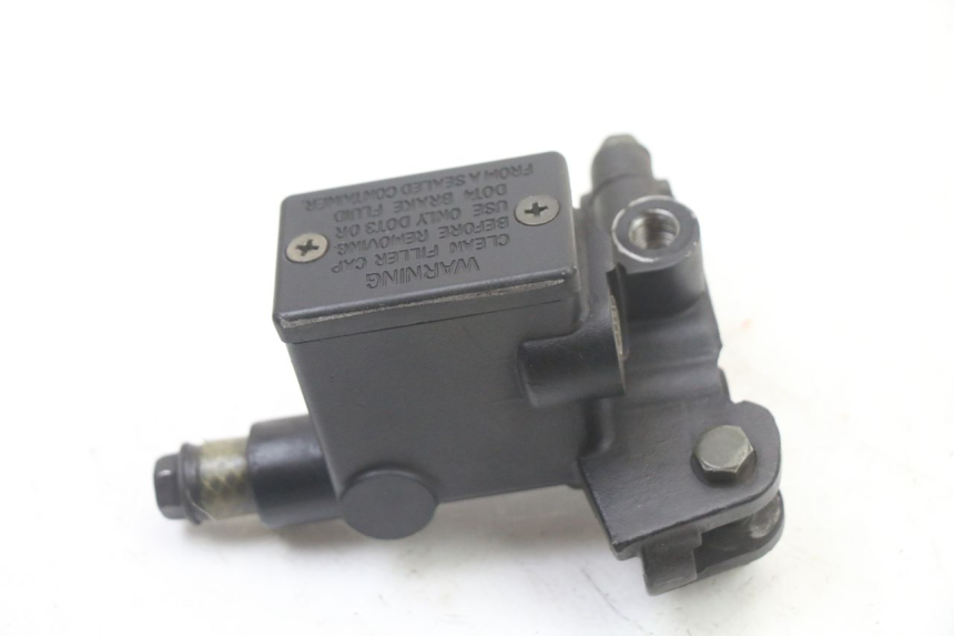 photo de MASTERCYLINDER FRENO POSTERIORE PEUGEOT CITYSTAR 125 (2011 - 2017) - Zoom sullo stato d'uso