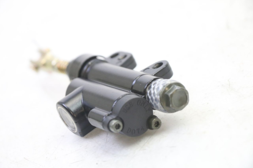 photo de MASTERCYLINDER FRENO POSTERIORE APOLLO RFZ 125 - Stato della superficie e materiale