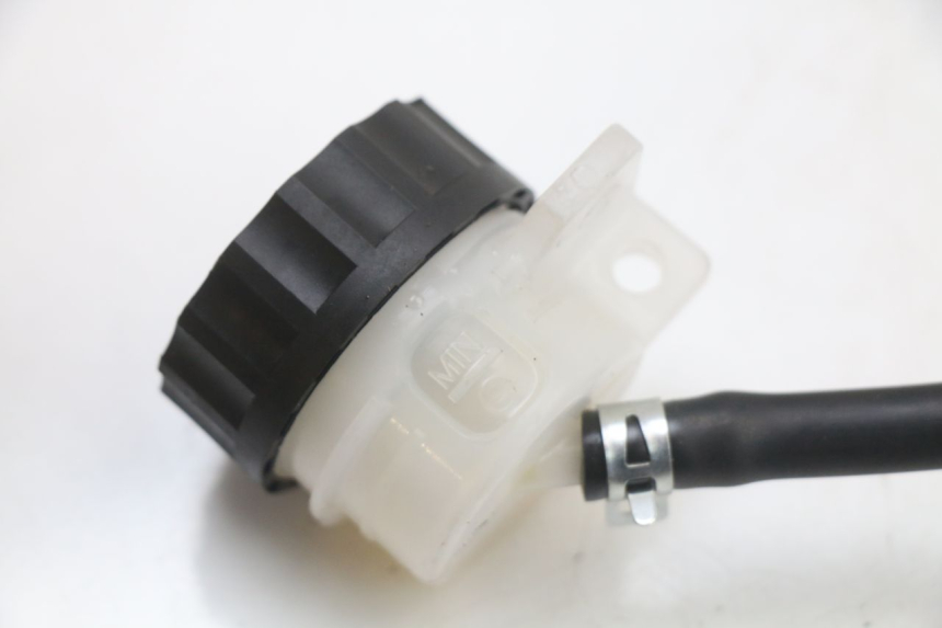 photo de POMPA FRENO POSTERIORE ROYAL ENFIELD SCRAM 411 (2022 - 2024) - Dettagli dei punti di fissaggio