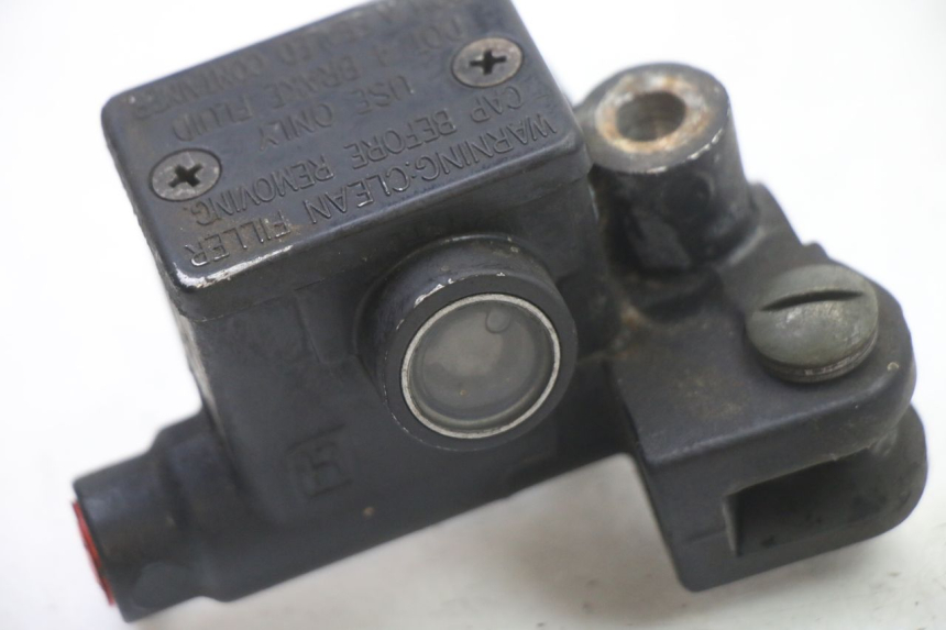 photo de POMPA FRENO POSTERIORE GILERA RUNNER SL 50 (2006 - 2009) - Primo piano tecnico