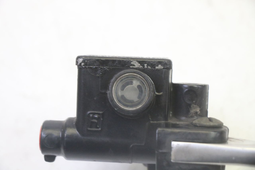 photo de MASTERCYLINDER FRENO POSTERIORE GILERA RUNNER SP 50 (2009 - 2017) - Primo piano tecnico