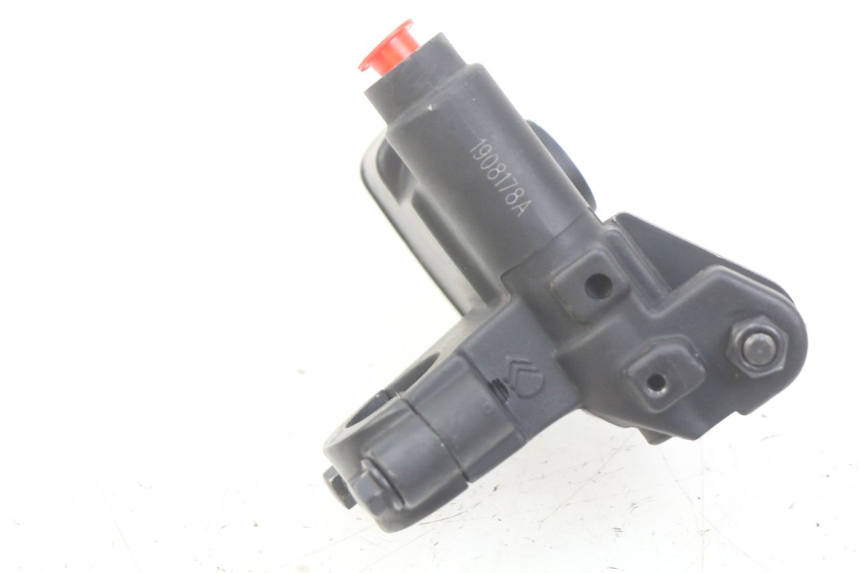 photo de MASTERCYLINDER FRENO POSTERIORE LVNENG S5 1 (2019 - 2023) - Dettaglio del componente