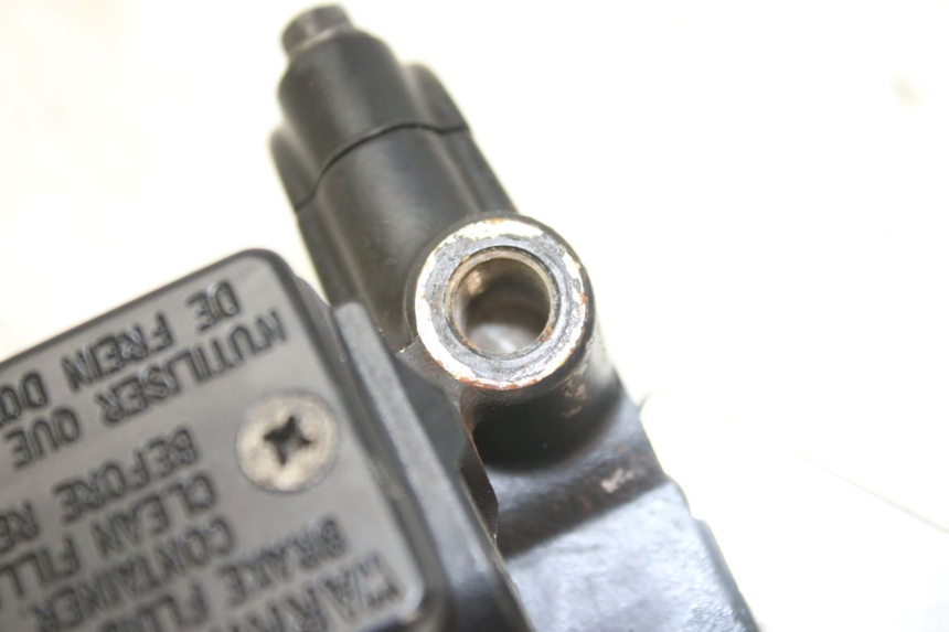 photo de MASTERCYLINDER FRENO POSTERIORE PEUGEOT SATELIS 125 (2010 - 2012) - Dettaglio del componente
