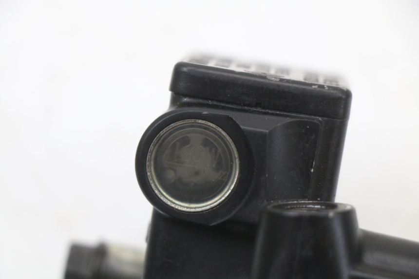 photo de MASTERCYLINDER FRENO POSTERIORE PEUGEOT SATELIS 125 (2010 - 2012) - Dettagli dei punti di fissaggio