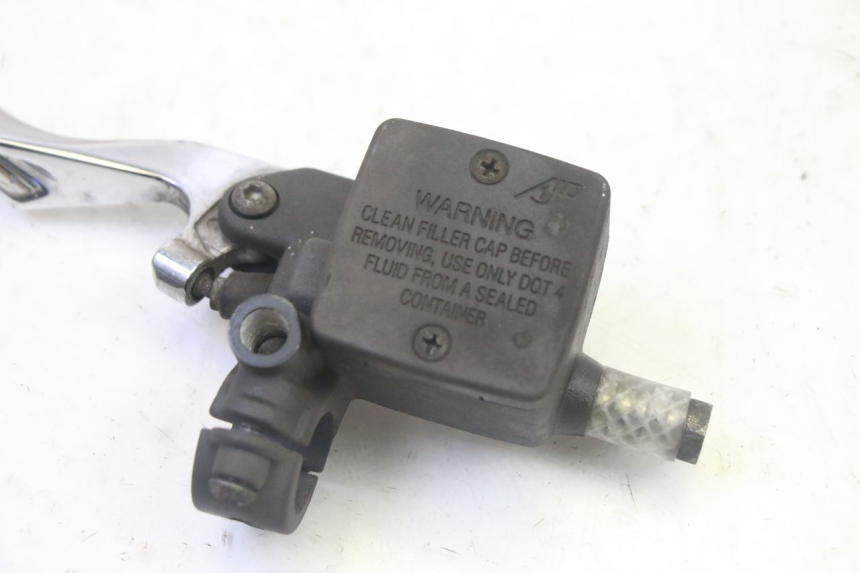photo de MASTERCYLINDER FRENO POSTERIORE PEUGEOT SATELIS 125 (2006 - 2009) - Zoom sullo stato d'uso