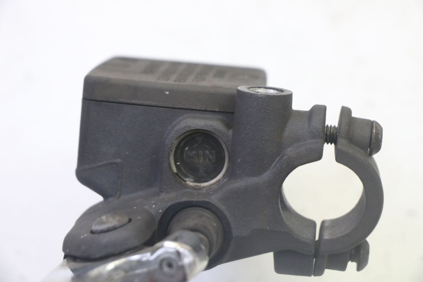 photo de MASTERCYLINDER FRENO POSTERIORE PEUGEOT SATELIS 125 (2006 - 2009) - Altra angolazione