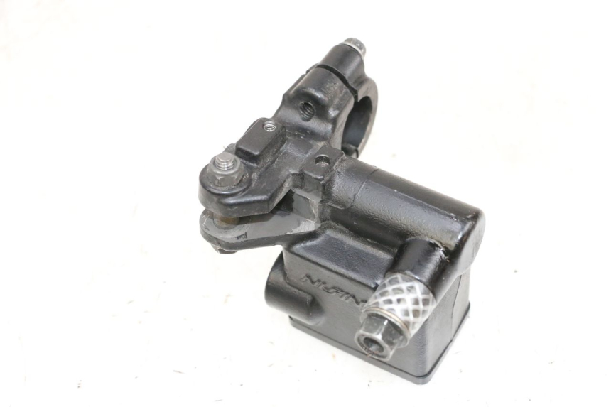 photo de CILINDRO PRINCIPALE FRENO POSTERIORE PEUGEOT SATELIS 125 (2013 - 2018) - Zoom sullo stato d'uso