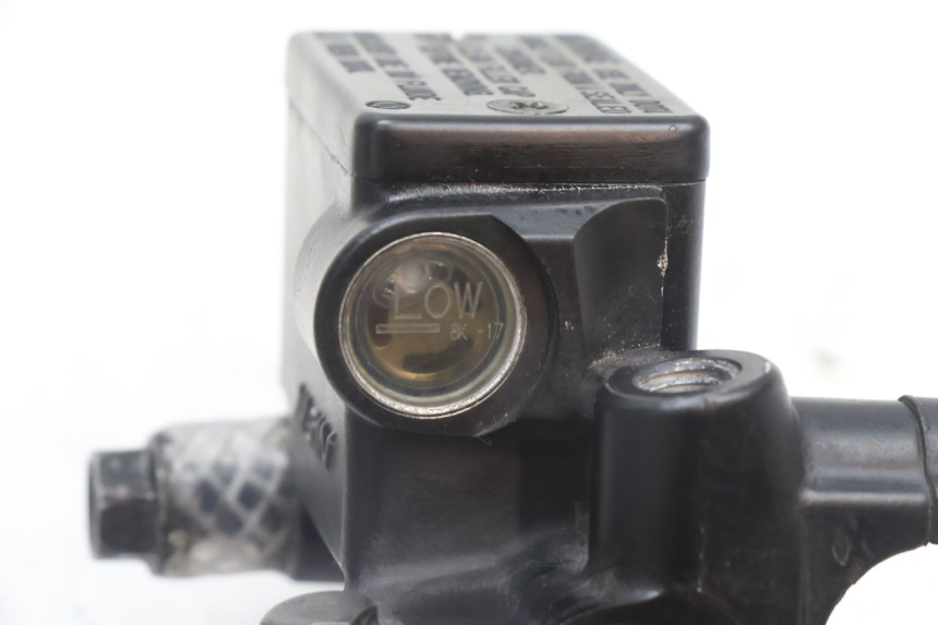 photo de MASTERCYLINDER FRENO POSTERIORE PEUGEOT SATELIS 125 (2006 - 2009) - Primo piano tecnico