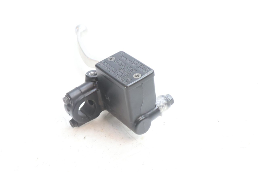 photo de MASTERCYLINDER FRENO POSTERIORE PEUGEOT SATELIS 125 (2006 - 2009) - Dettagli dei punti di fissaggio