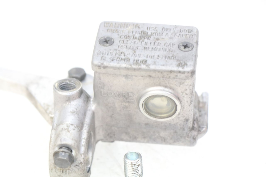 photo de MASTERCYLINDER FRENO POSTERIORE SUZUKI SIXTEEN 125 (2008 - 2010) - Altra angolazione