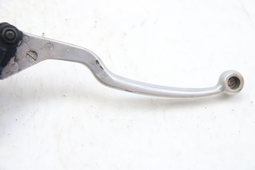 photo de MASTERCYLINDER FRENO POSTERIORE SUZUKI SIXTEEN 125 (2008 - 2010) - Dettagli dei punti di fissaggio