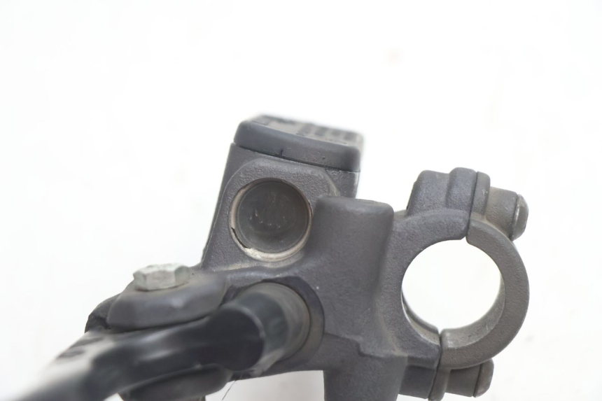 photo de POMPA FRENO POSTERIORE PEUGEOT SPEEDFIGHT 2 AC 50 (2000 - 2009) - Primo piano tecnico
