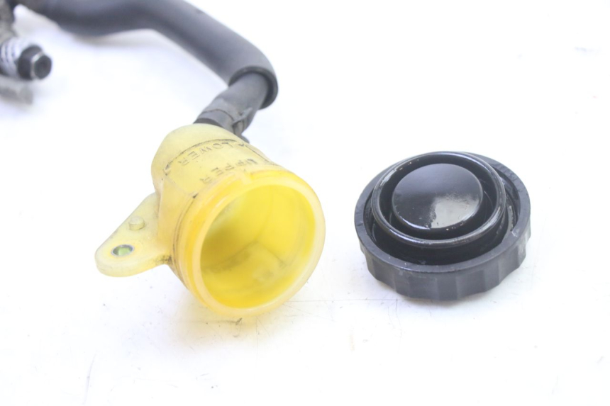 photo de POMPA FRENO POSTERIORE HONDA ST PAN EUROPEAN 1300 (2002 - 2013) - Primo piano tecnico