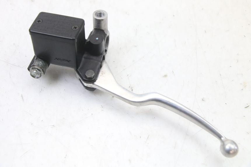 photo de POMPA FRENO POSTERIORE SUZUKI BURGMAN 125 (2018 - 2021) - Primo piano tecnico