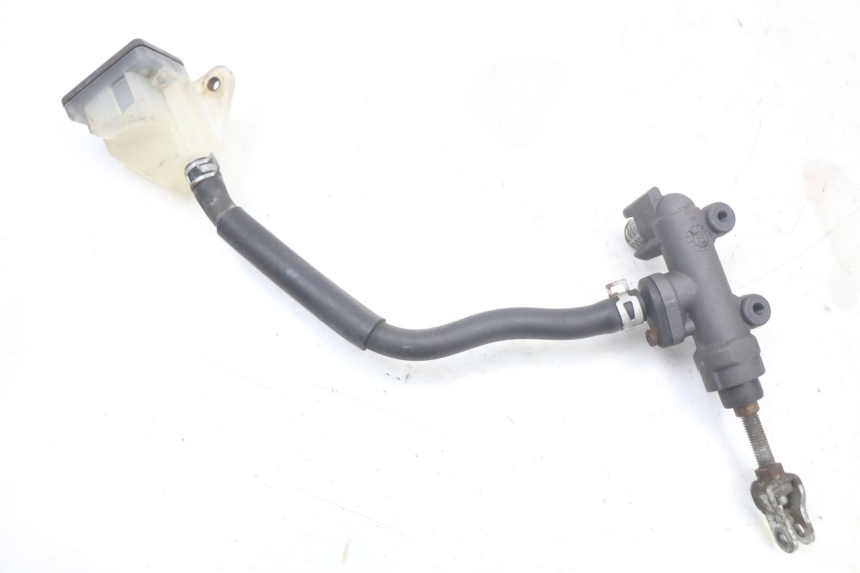 photo de POMPA FRENO POSTERIORE SUZUKI GS F 500 (2004 - 2007) - Altra angolazione