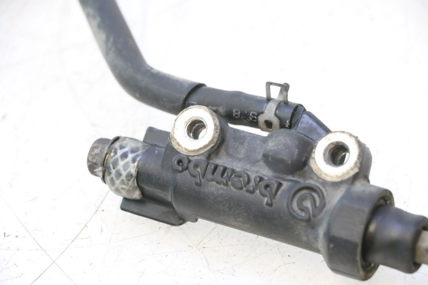 photo de POMPA FRENO POSTERIORE YAMAHA TDM ABS 900 (2002 - 2014) - Altra angolazione